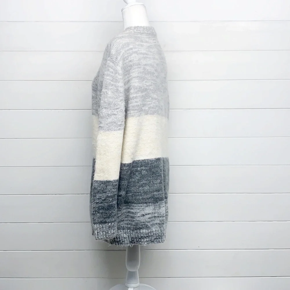 Universal Thread Colorblock Soft Oversized Sweater - Picture 4 of 8